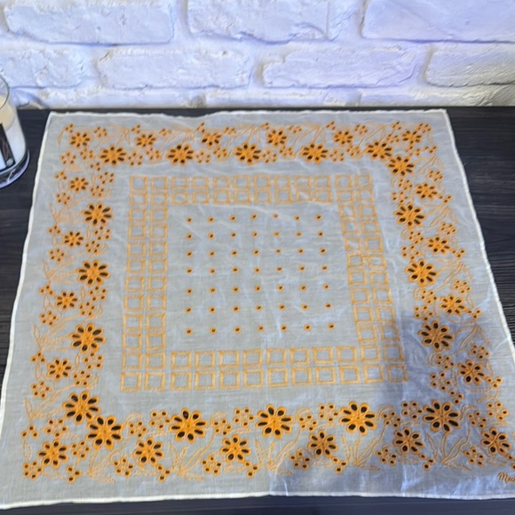 Madewell square cotton embroidered neckerchief - Picture 1 of 2